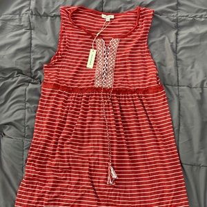 BRAND NEW Women’s MAX STUDIO top. MEDIUM